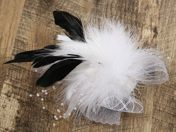 Di Bartelomeo Strikje tule met veertjes wit