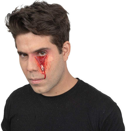 Ghoulish Zipped Eyes Applicatie