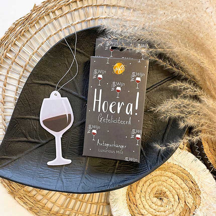 The Big Gifts Autogeurhanger Gefeliciteerd Wijn